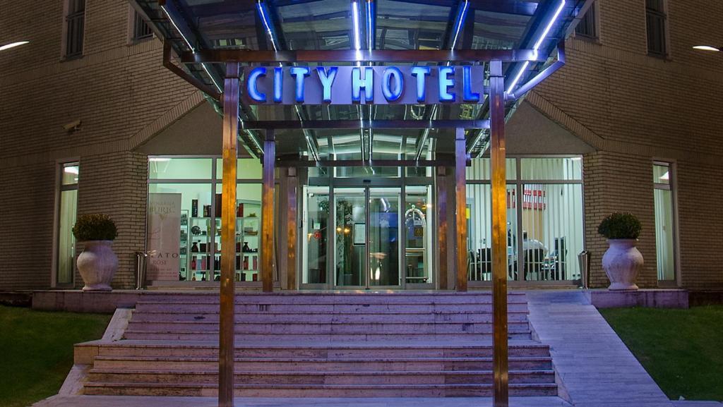 City Hotel Podgorica Kültér fotó