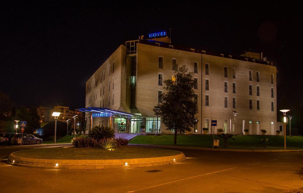 City Hotel Podgorica Kültér fotó